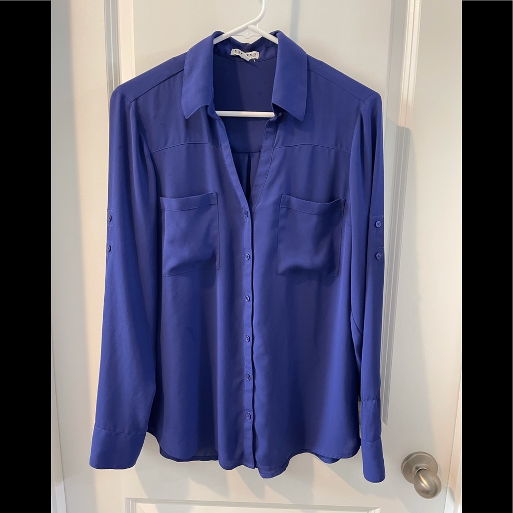 ✨✨✨Express blue button-up blouse